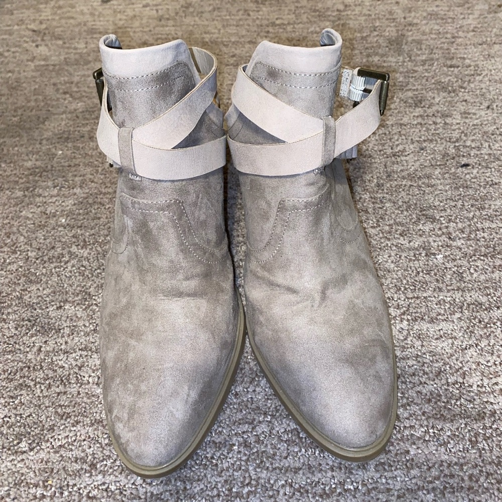 NY&C booties size 10